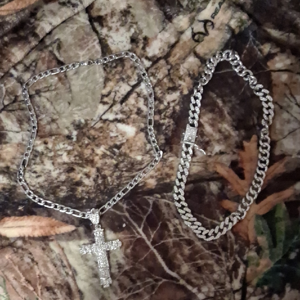 Silver Tone Cuban Chain Necklace and Cross Pendant